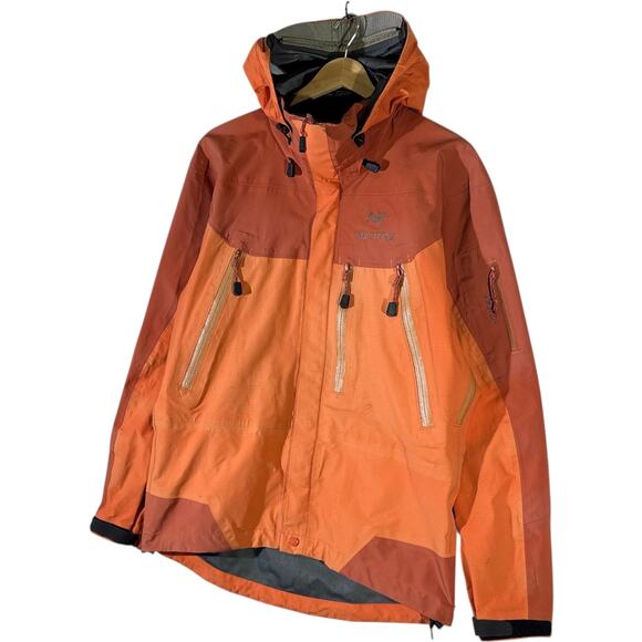 Vintage Arc’teryx Gore-Tex Hooded Light Jacket XL - Picture 3 of 7